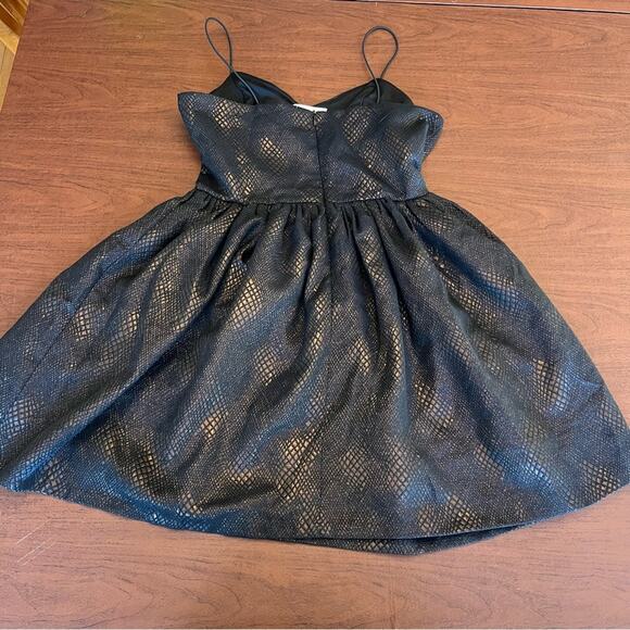 Love...Ady Fit and Flare Dress Black Gold Large - Picture 10 of 16